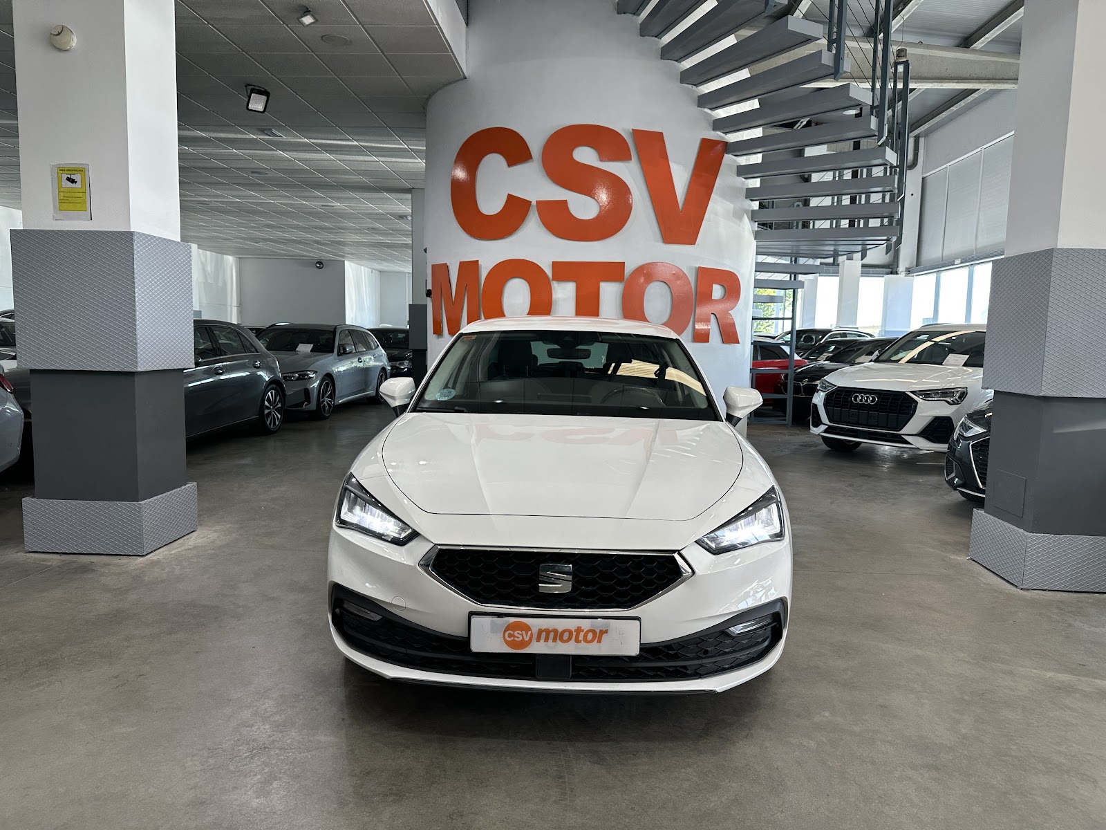 Foto 3 de SEAT LEON 2021 en venta en CSV Motor VALDEFUENTES