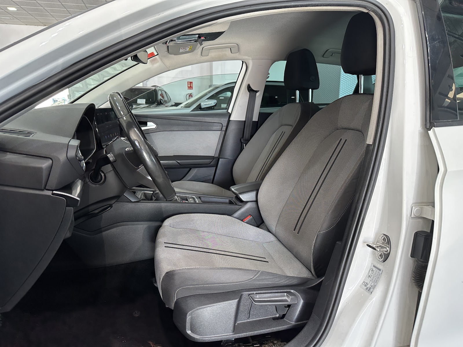 Foto 8 de SEAT LEON 2021 en venta en CSV Motor VALDEFUENTES
