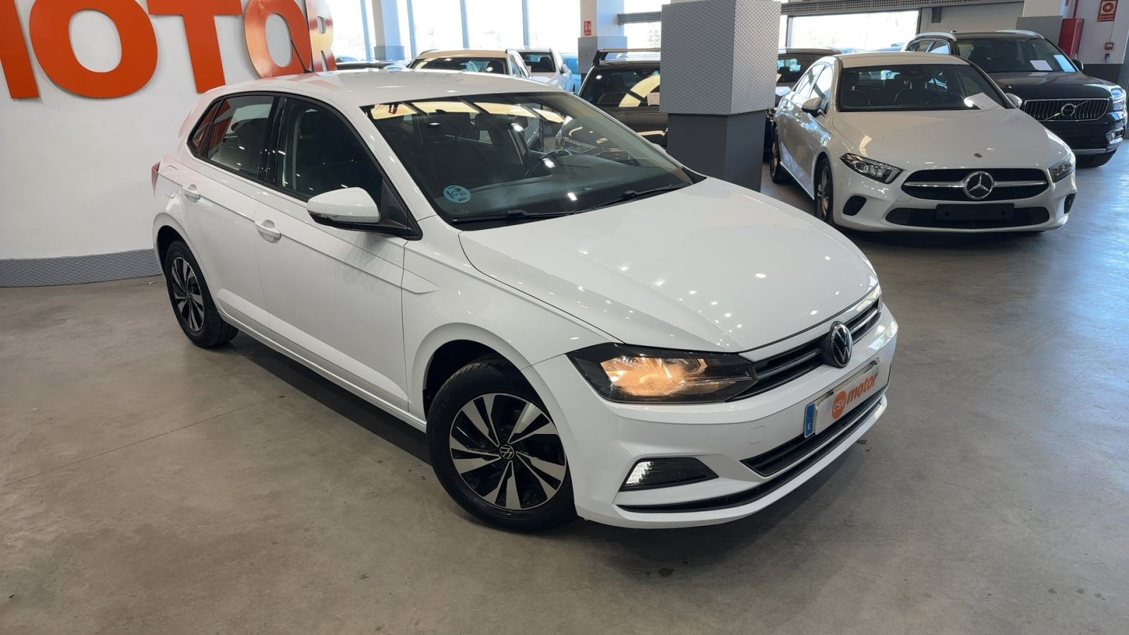 VOLKSWAGEN POLO — vista 3/4 delantera derecha | CSV Motor VALDEFUENTES