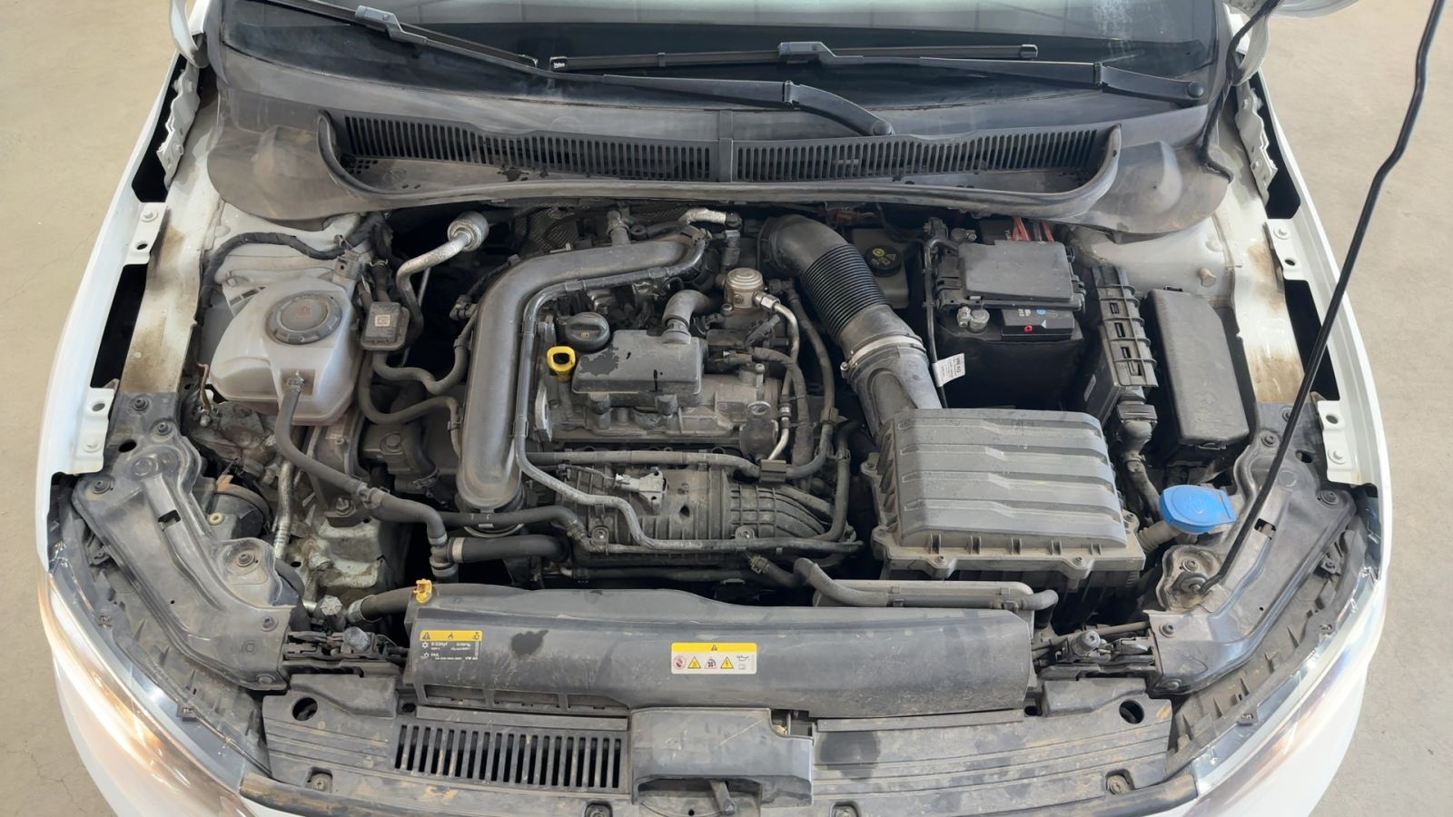 VOLKSWAGEN POLO — vano motor | CSV Motor VALDEFUENTES