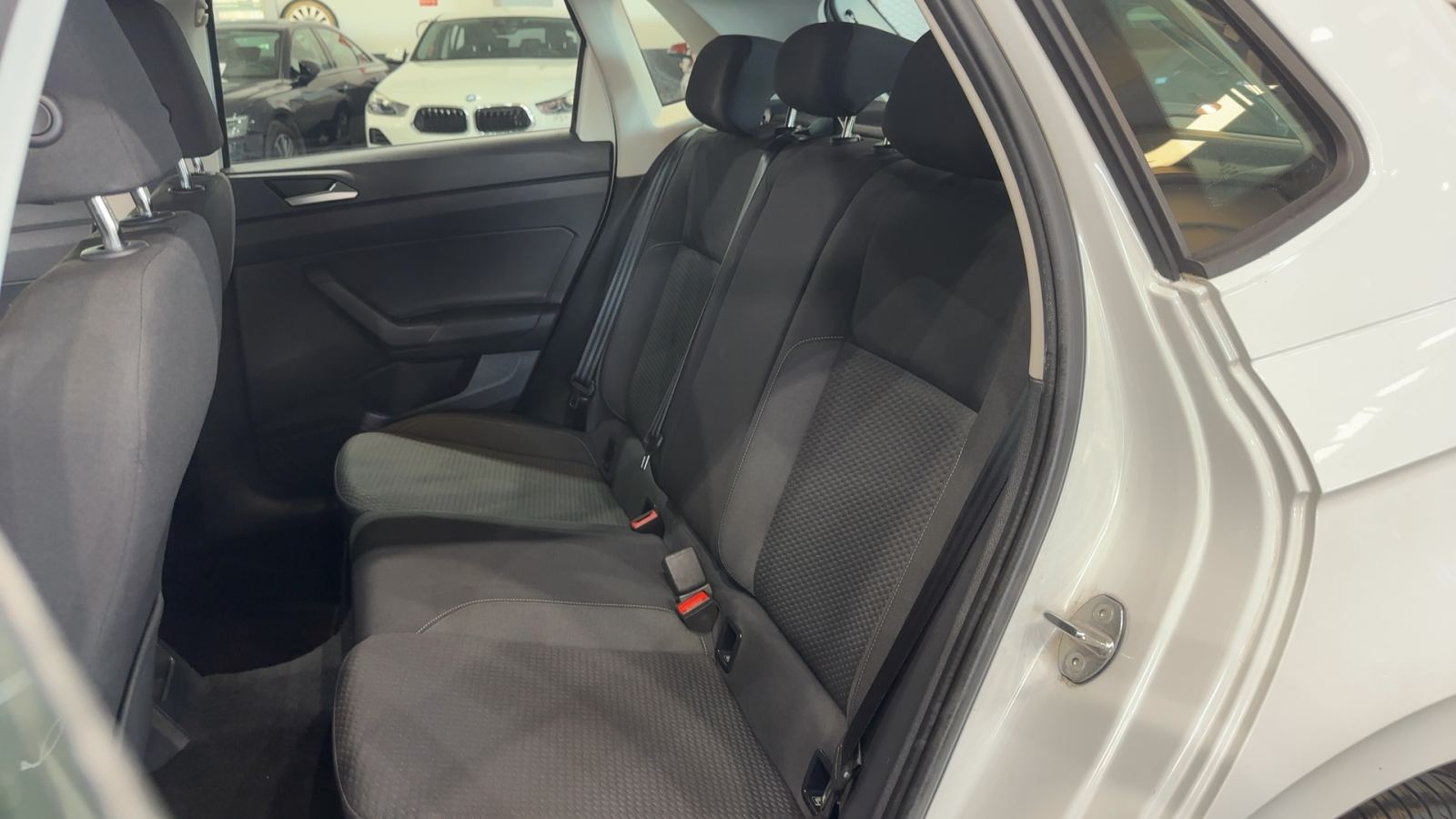 VOLKSWAGEN POLO — interior asientos traseros | CSV Motor VALDEFUENTES
