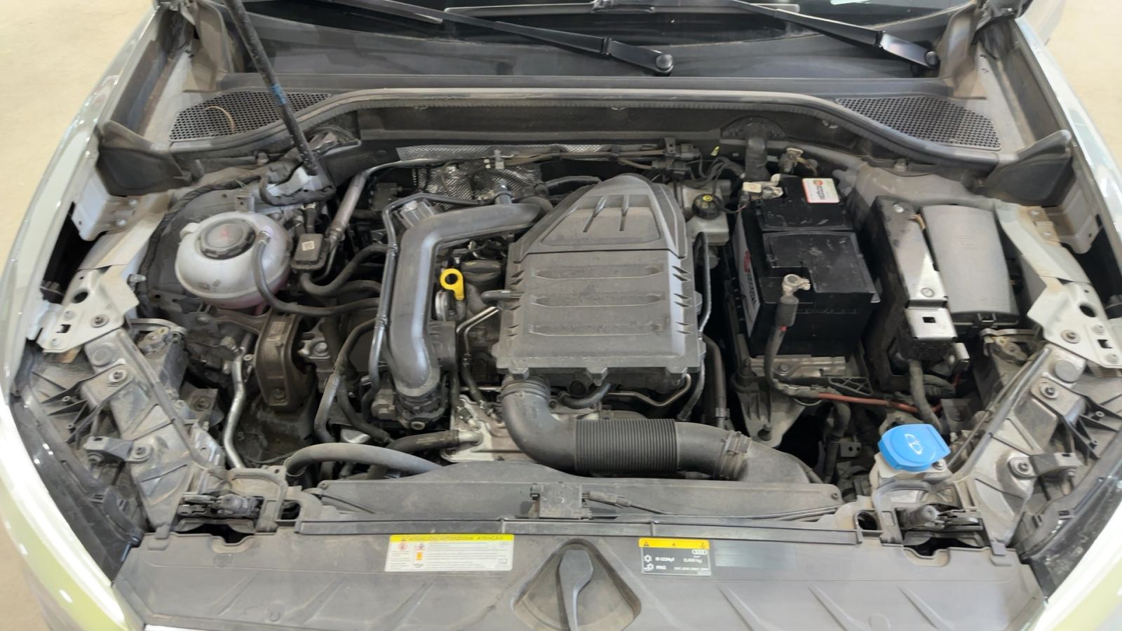AUDI Q2 — vano motor | CSV Motor VALDEFUENTES