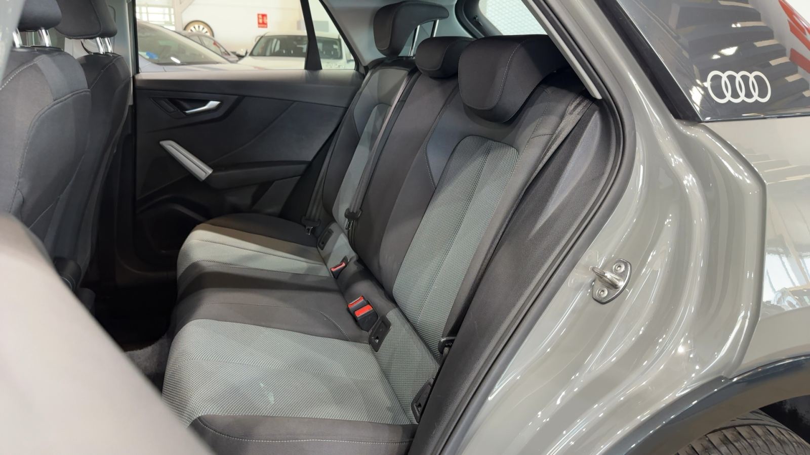 AUDI Q2 — interior asientos traseros | CSV Motor VALDEFUENTES