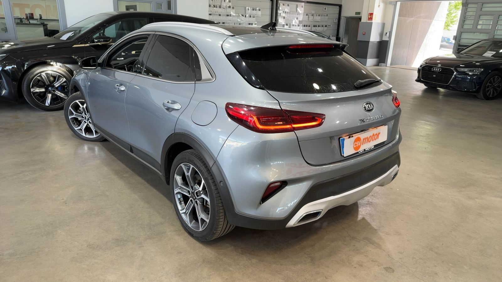 KIA XCEED — vista 3/4 trasera izquierda | CSV Motor VALDEFUENTES