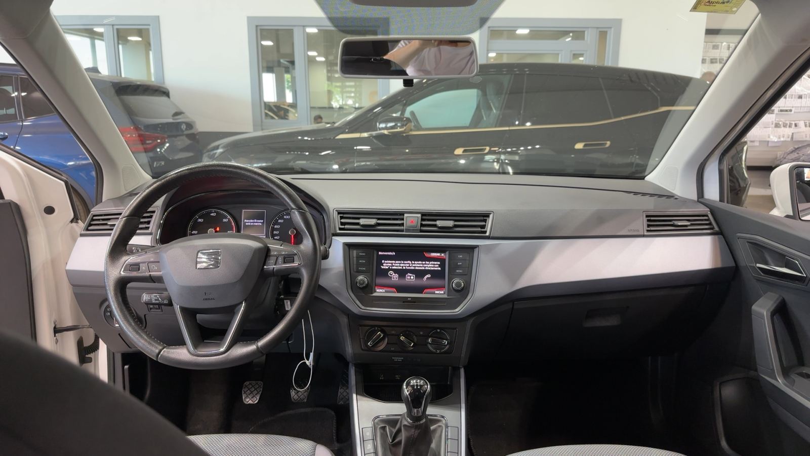SEAT ARONA — salpicadero y consola central | CSV Motor SEVILLA