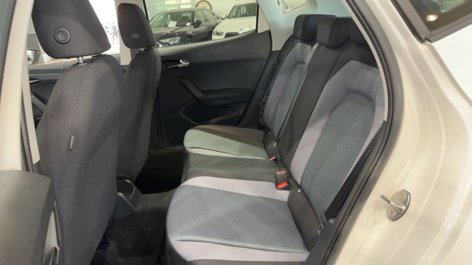 SEAT ARONA — interior asientos traseros | CSV Motor SEVILLA