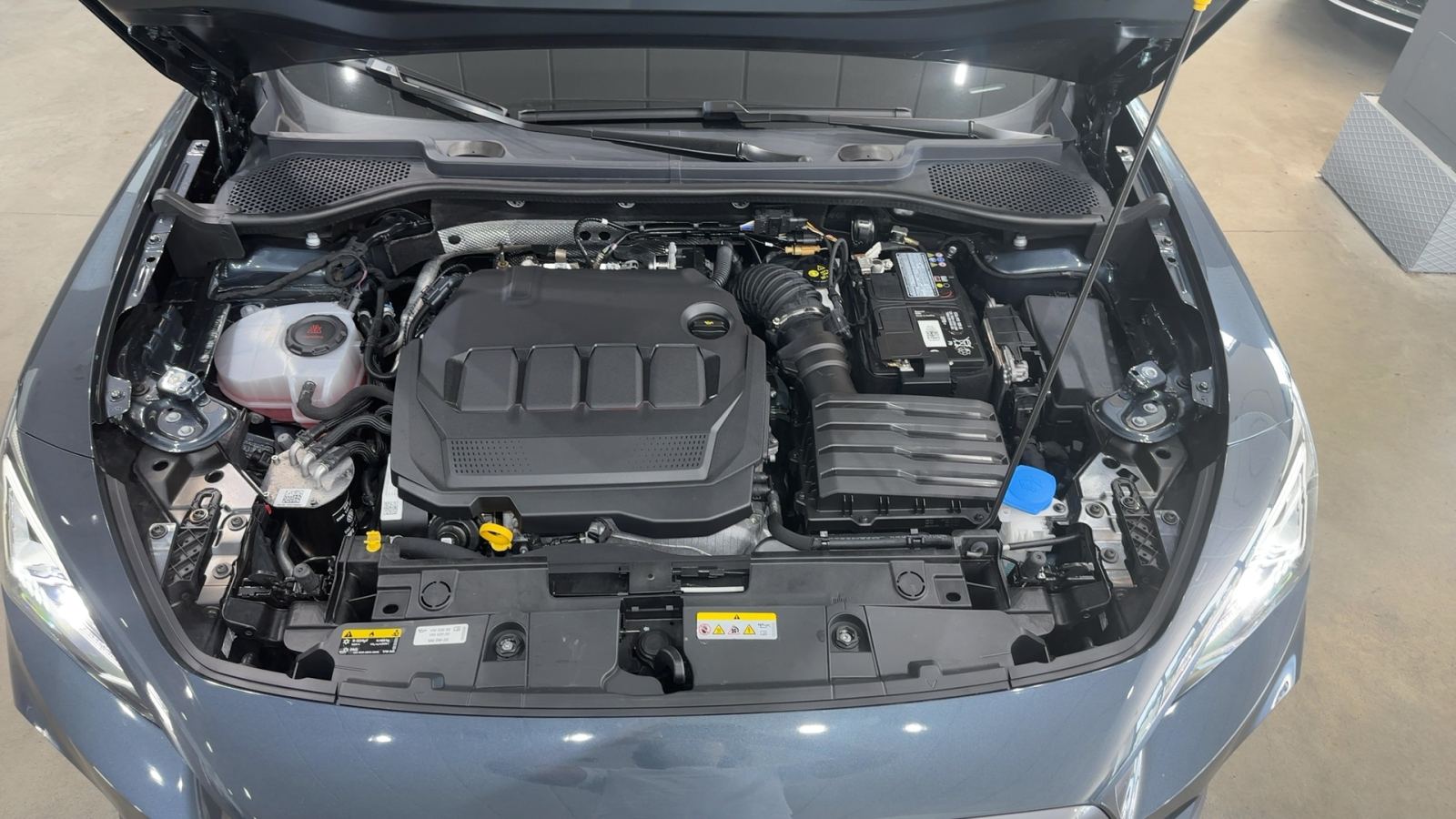 CUPRA FORMENTOR — vano motor | CSV Motor SEVILLA