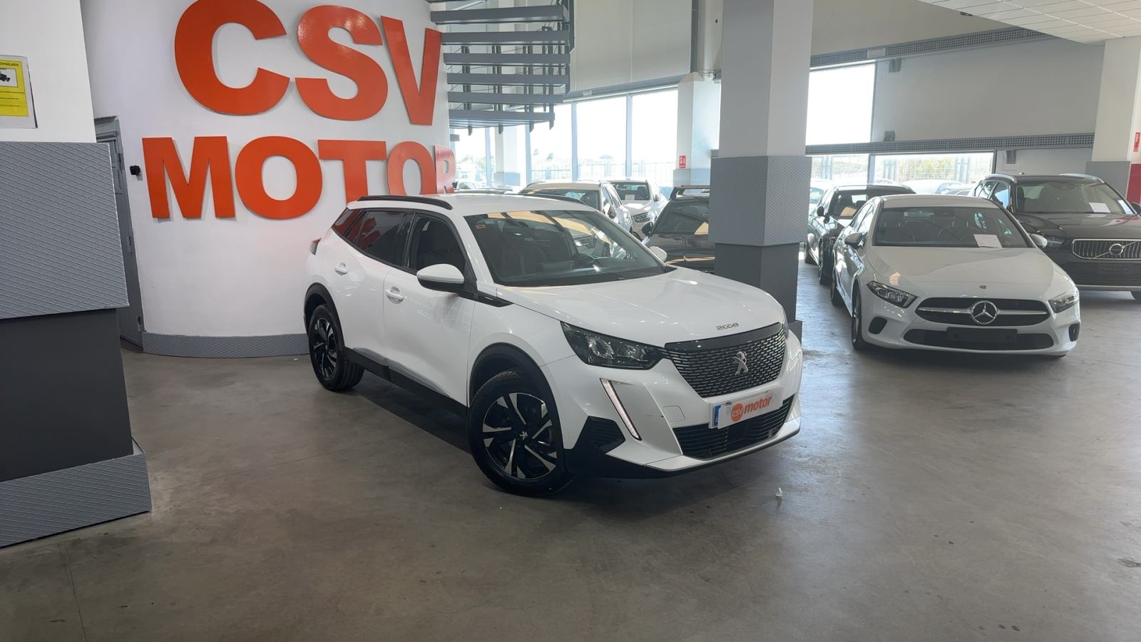 PEUGEOT 2008 — vista 3/4 delantera derecha | CSV Motor VALDEFUENTES