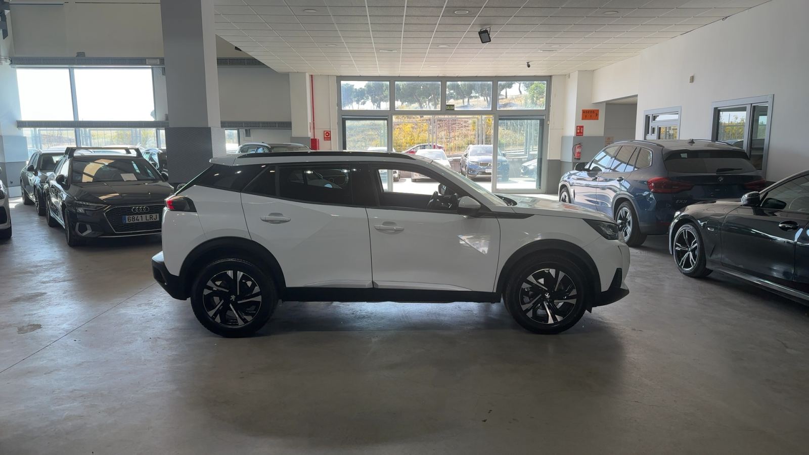 PEUGEOT 2008 — perfil lateral derecho | CSV Motor VALDEFUENTES