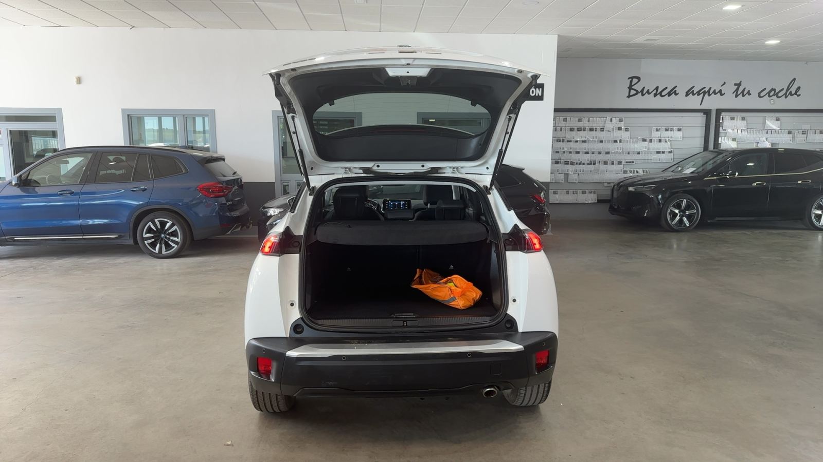 PEUGEOT 2008 — maletero abierto | CSV Motor VALDEFUENTES