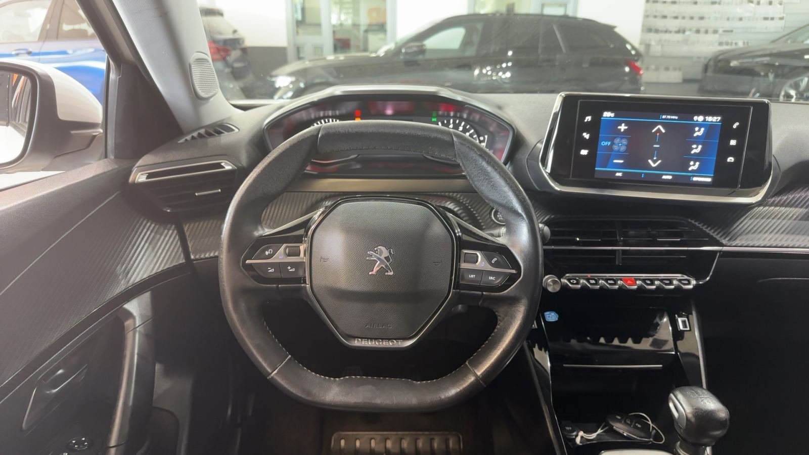 PEUGEOT 2008 — detalle del volante | CSV Motor VALDEFUENTES