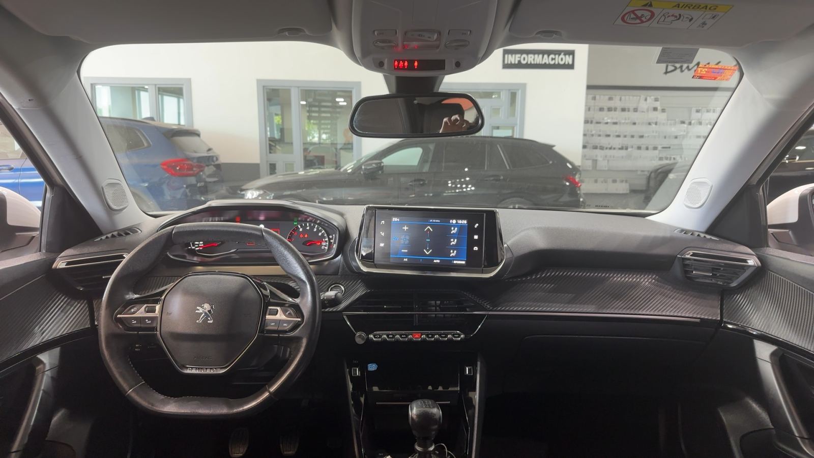 PEUGEOT 2008 — salpicadero y consola central | CSV Motor VALDEFUENTES
