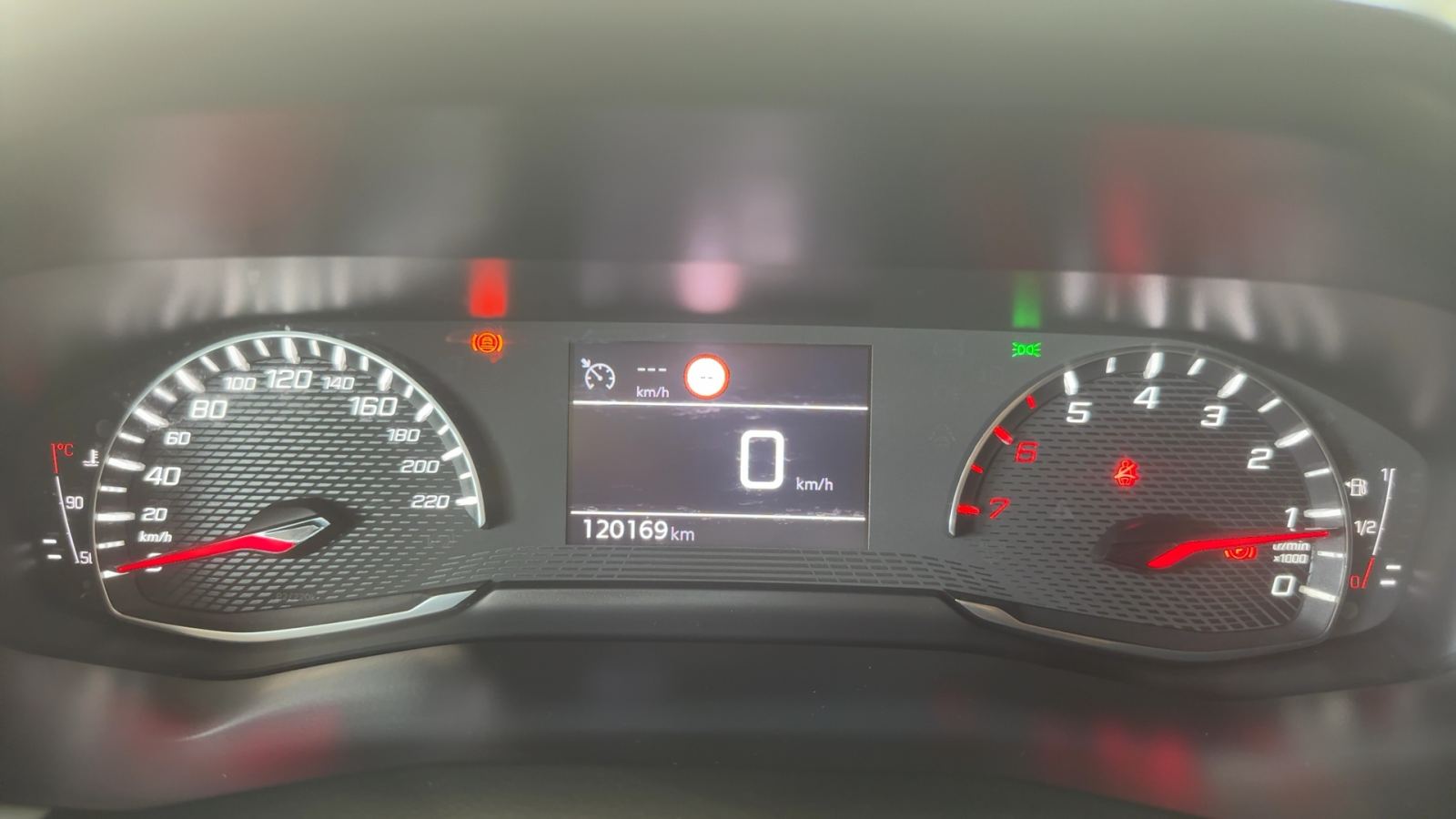 PEUGEOT 2008 — cuadro de kilómetros | CSV Motor VALDEFUENTES