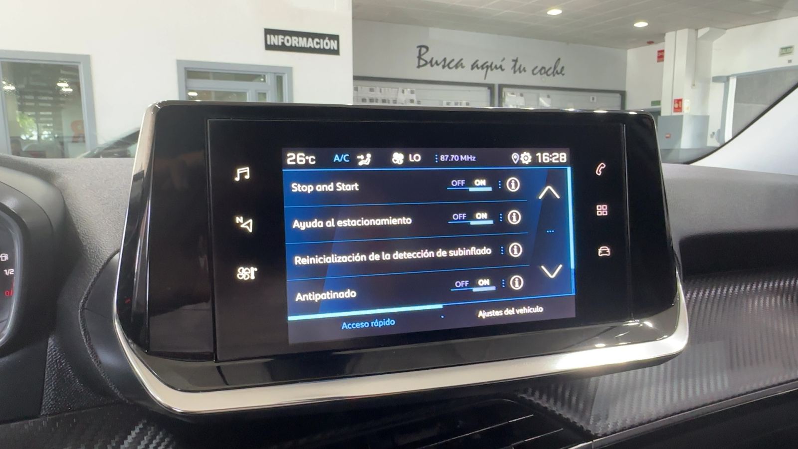 PEUGEOT 2008 — pantalla multimedia | CSV Motor VALDEFUENTES