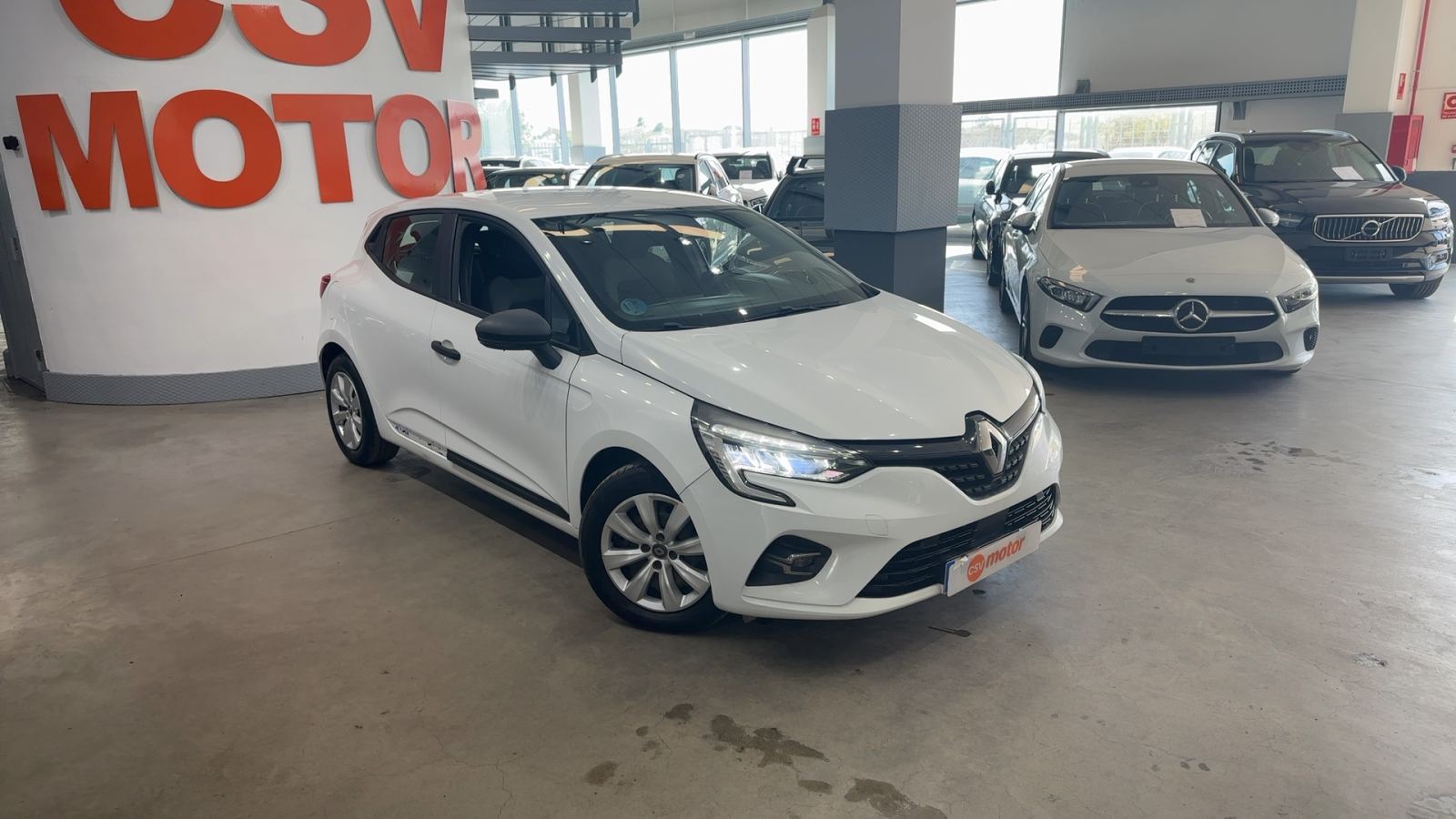 RENAULT CLIO — vista 3/4 delantera derecha | CSV Motor VALDEFUENTES