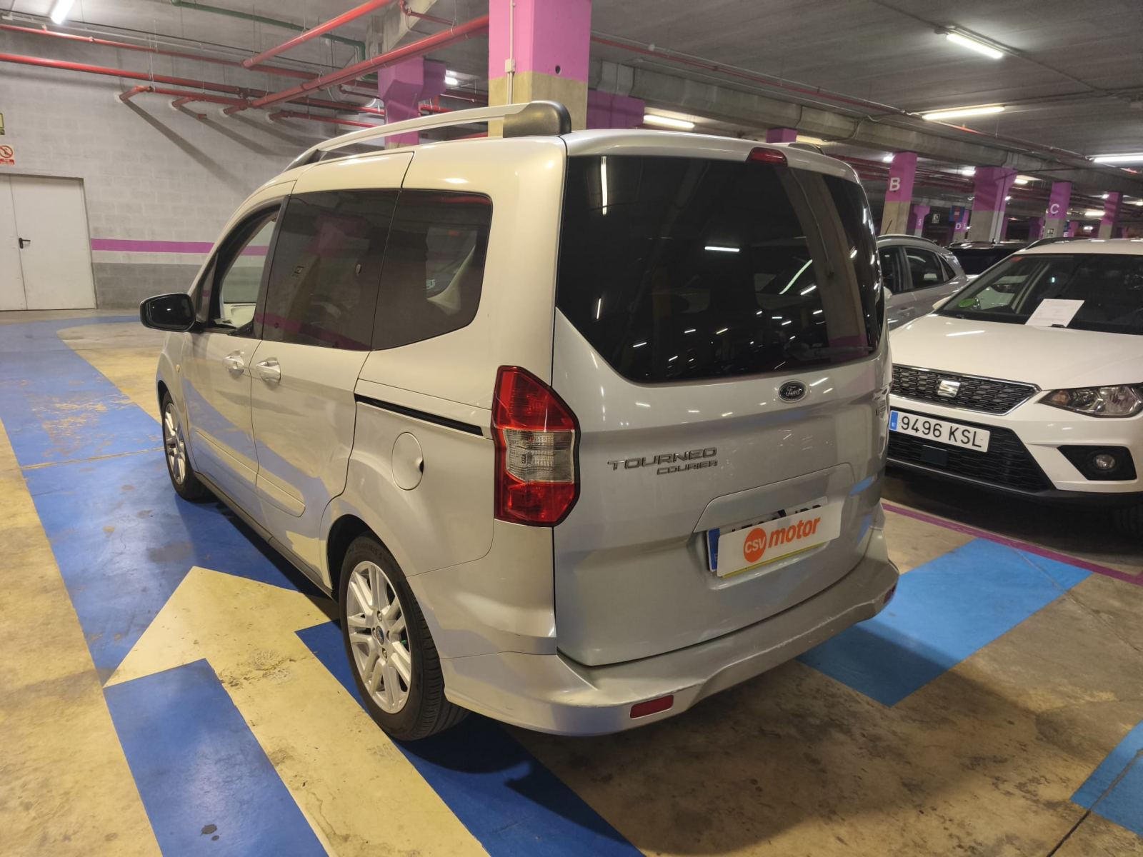 Foto 4 de FORD TOURNEO COURIER 2016 en venta en CSV Motor SEVILLA