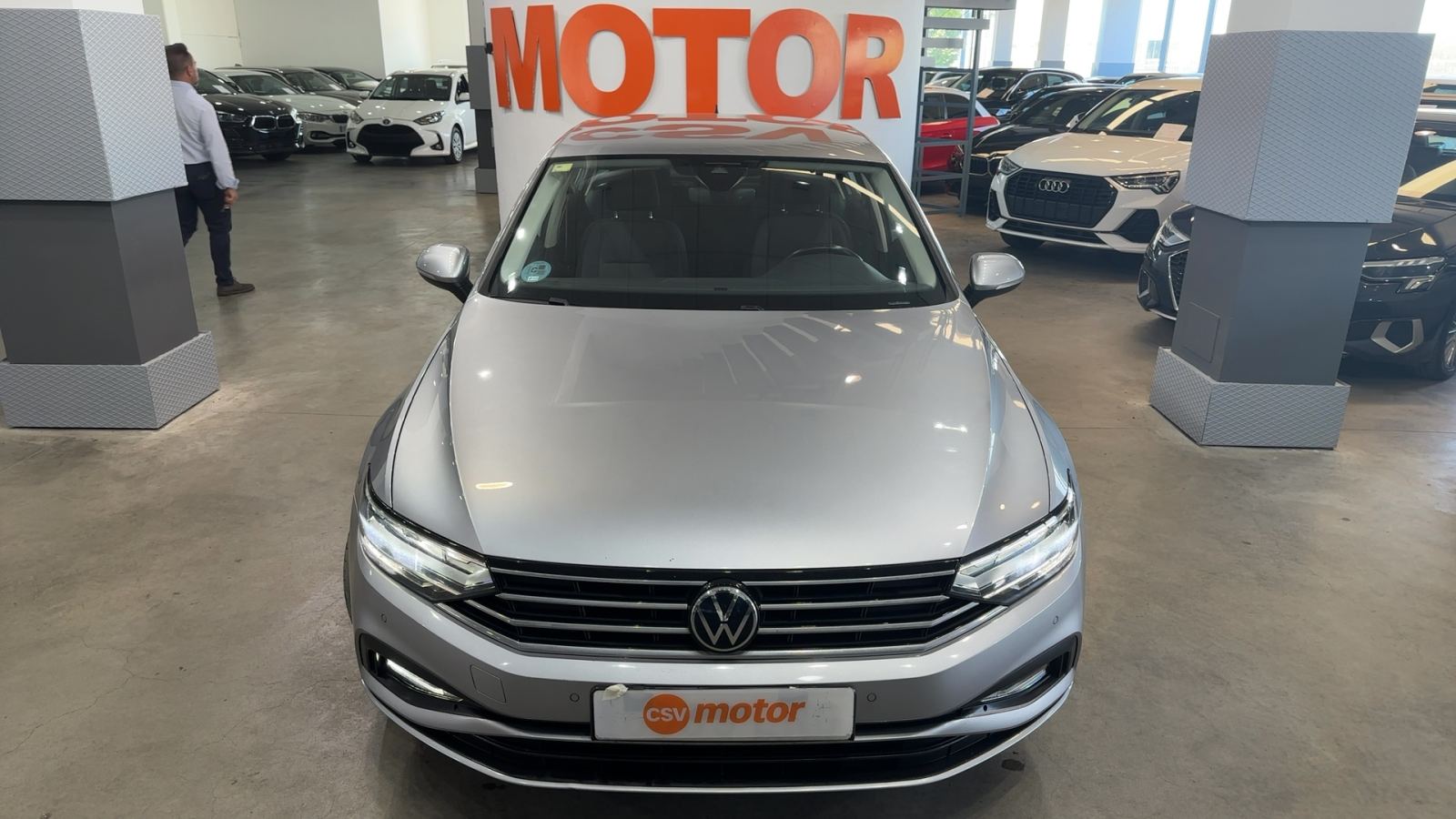 VOLKSWAGEN PASSAT — detalle frontal | CSV Motor VALDEFUENTES