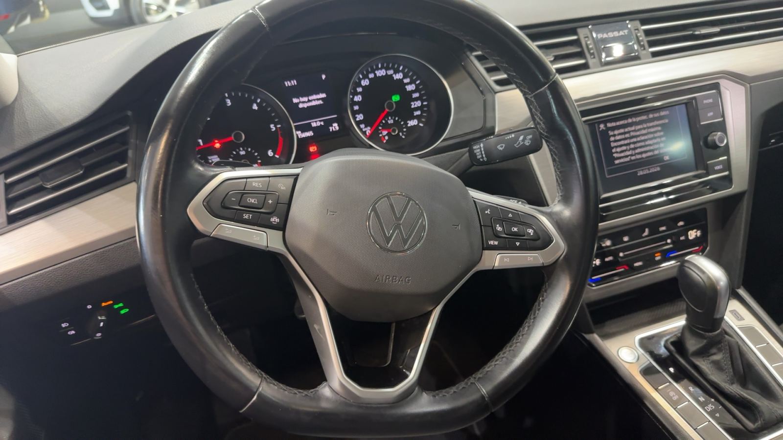 VOLKSWAGEN PASSAT — detalle del volante | CSV Motor VALDEFUENTES