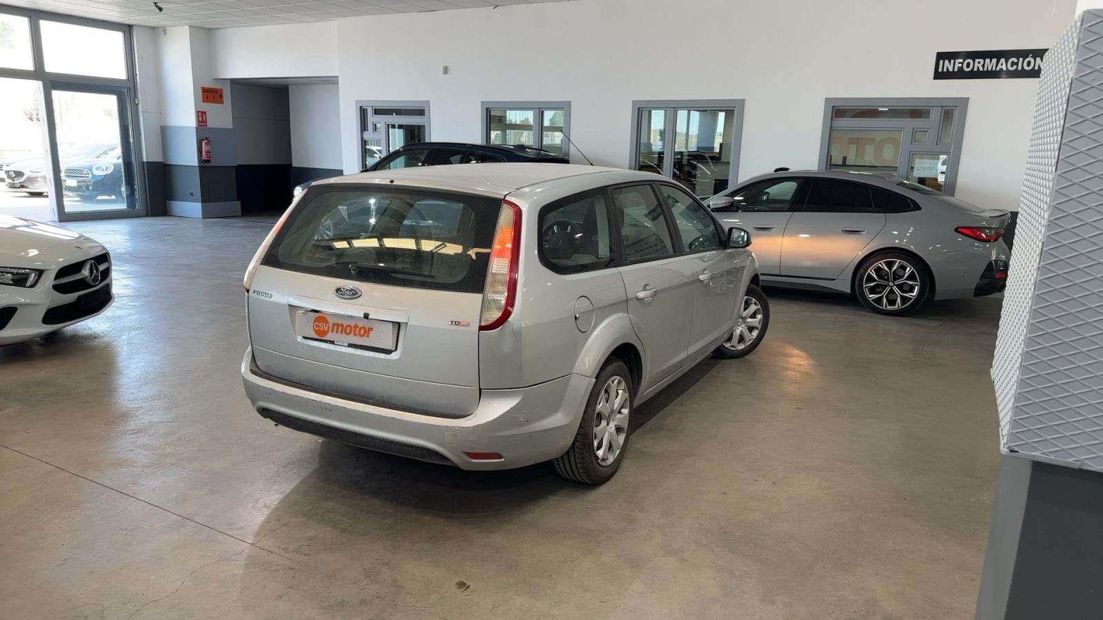 FORD FOCUS — vista 3/4 trasera derecha | CSV Motor VALDEFUENTES