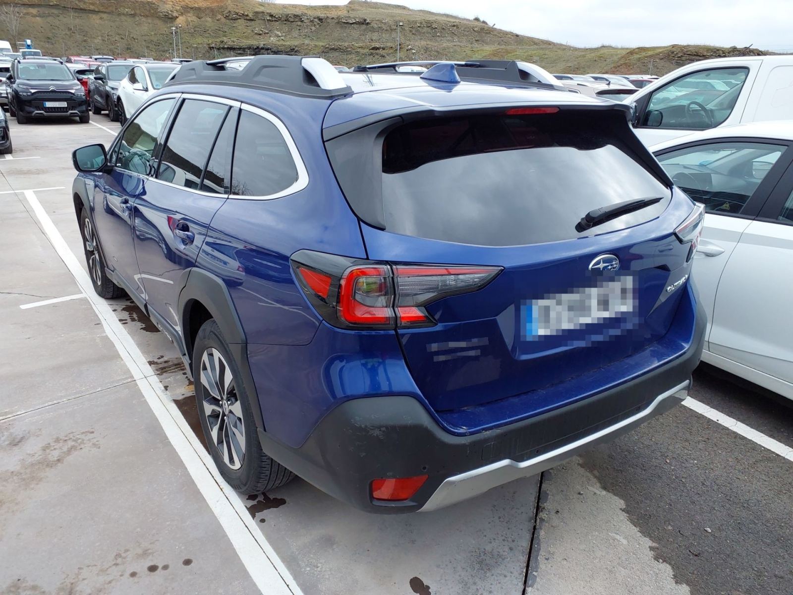 Foto 2 de SUBARU OUTBACK 2023 en venta en CSV Motor VALDEFUENTES