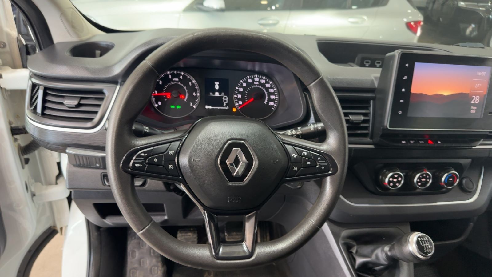 RENAULT TRAFIC — detalle del volante | CSV Motor VALDEFUENTES