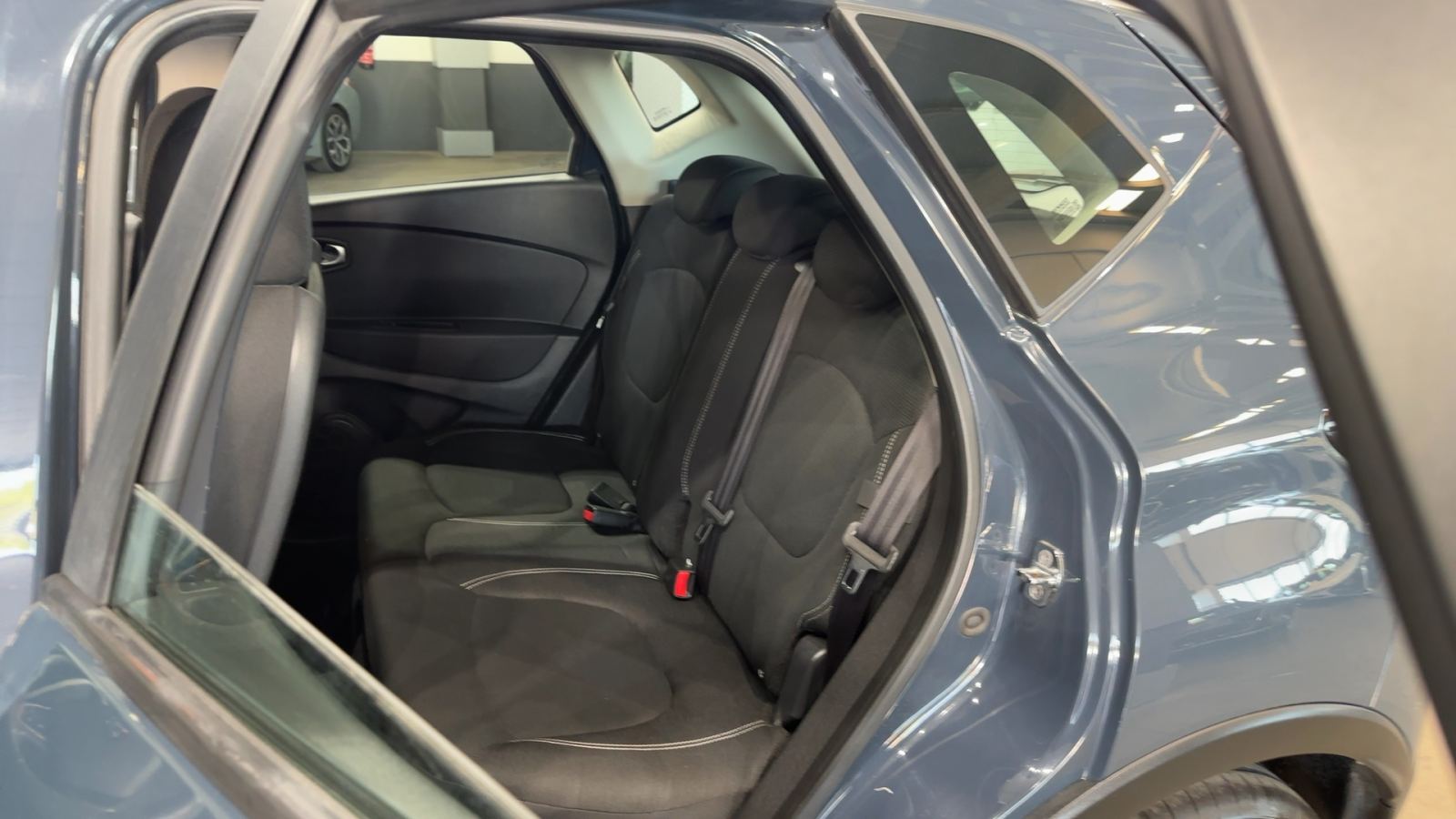 RENAULT CAPTUR — interior asientos traseros | CSV Motor VALDEFUENTES