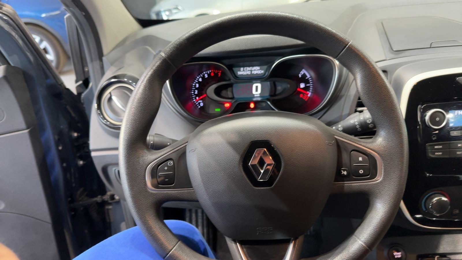 RENAULT CAPTUR — detalle del volante | CSV Motor VALDEFUENTES