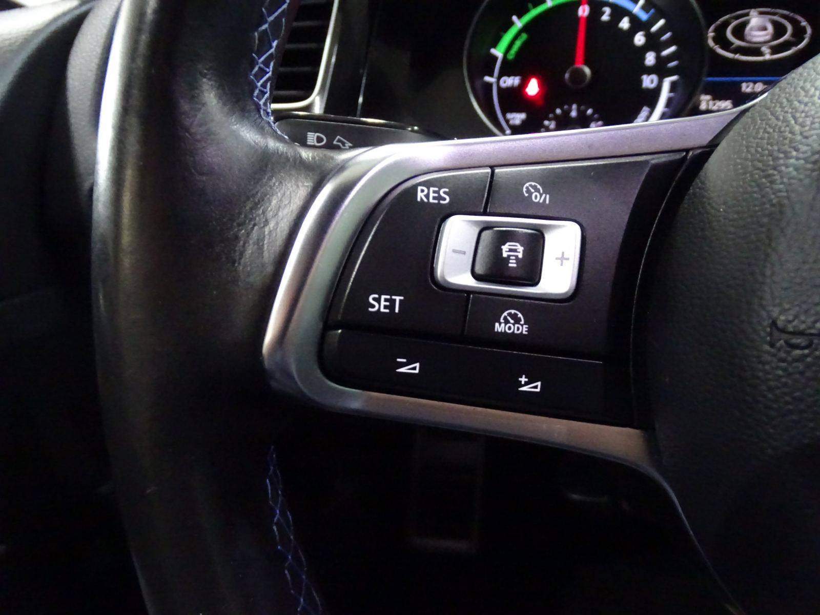 Foto 10 de VOLKSWAGEN GOLF 2016 en venta en CSV Motor VALDEFUENTES