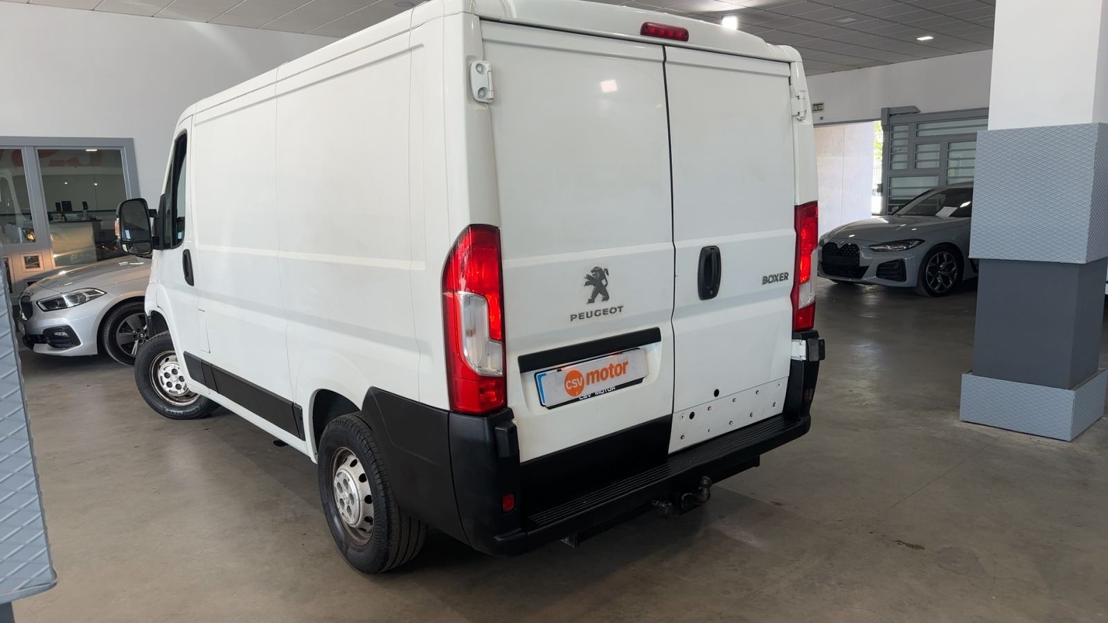 PEUGEOT BOXER — vista 3/4 trasera izquierda | CSV Motor VALDEFUENTES