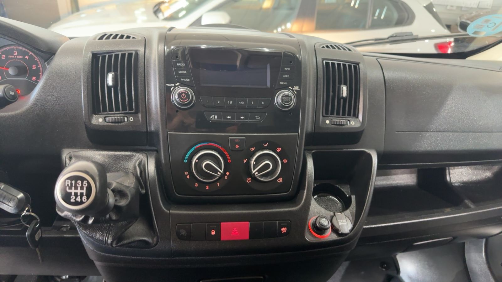 PEUGEOT BOXER — pantalla multimedia | CSV Motor VALDEFUENTES