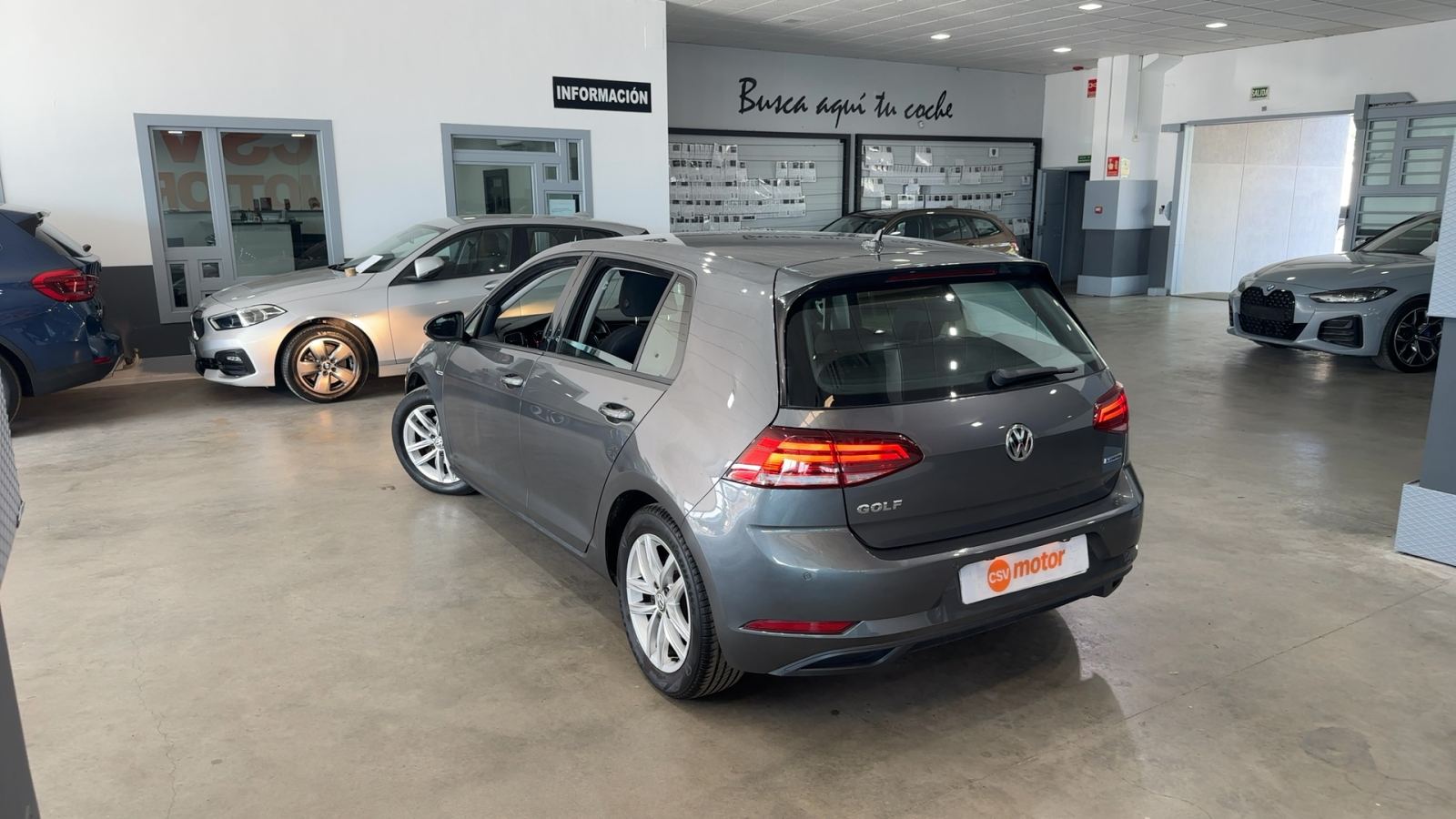 VOLKSWAGEN GOLF — vista 3/4 trasera izquierda | CSV Motor VALDEFUENTES