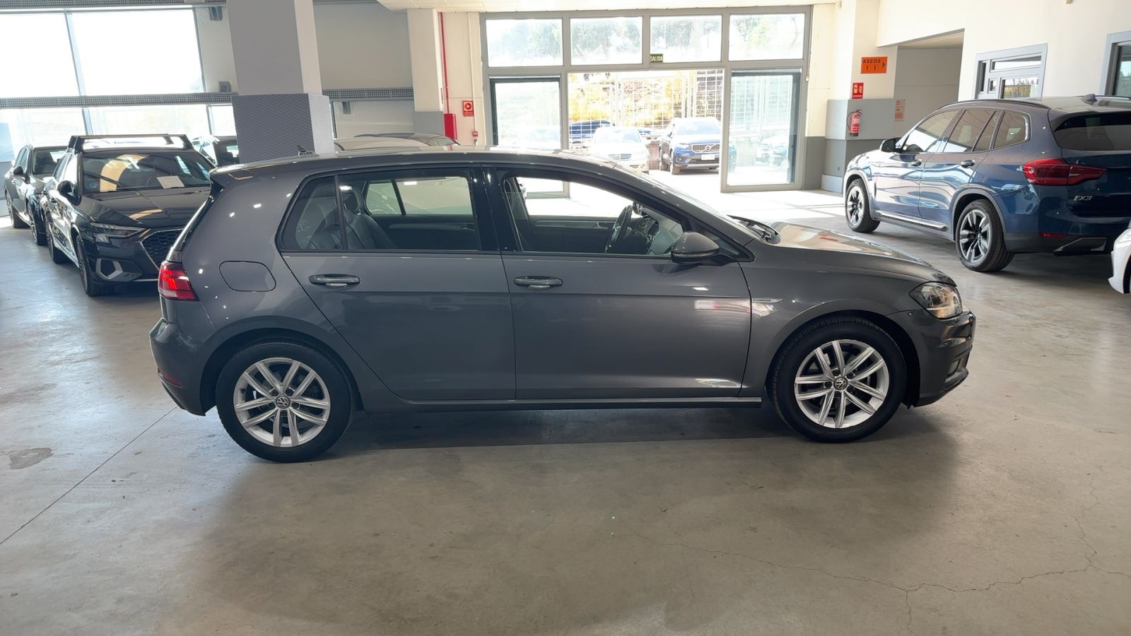 VOLKSWAGEN GOLF — perfil lateral derecho | CSV Motor VALDEFUENTES