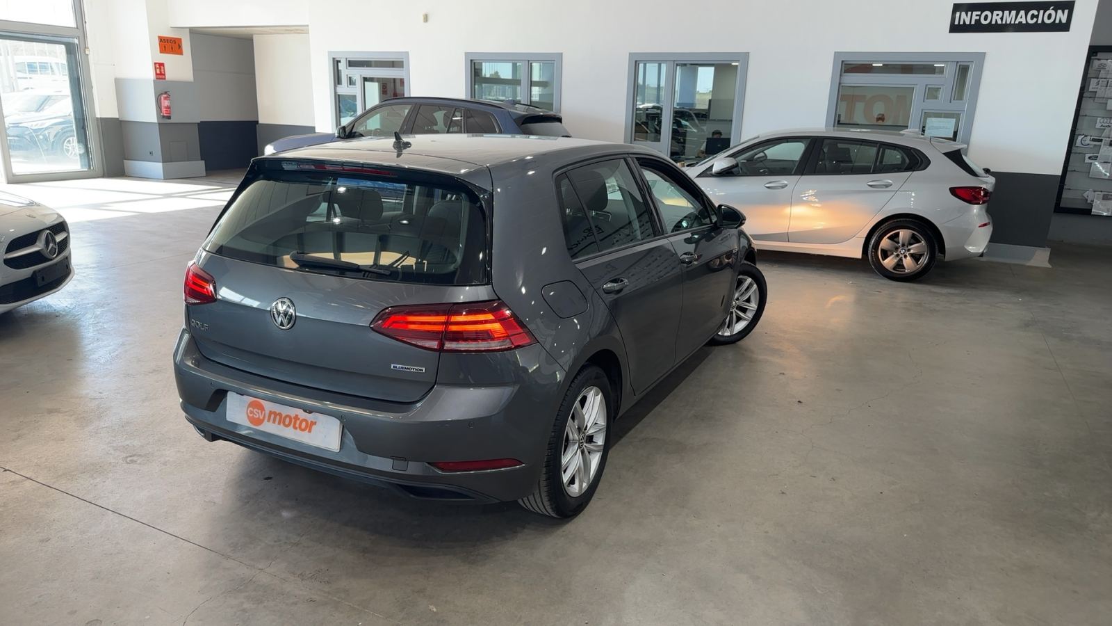 VOLKSWAGEN GOLF — vista 3/4 trasera derecha | CSV Motor VALDEFUENTES