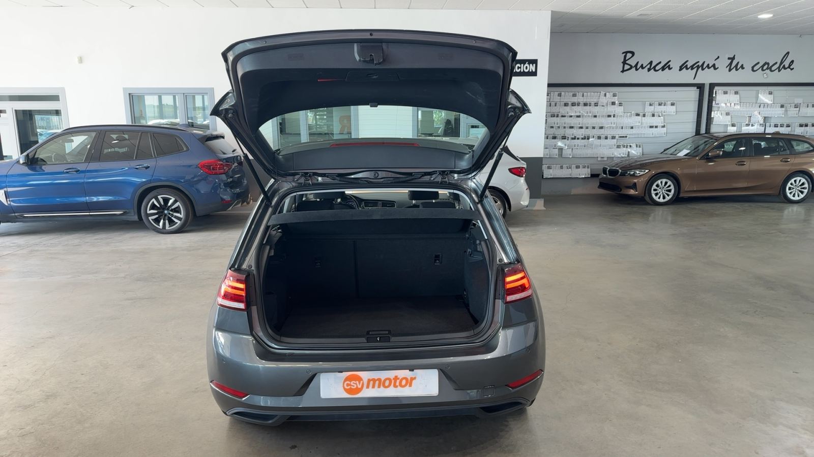 VOLKSWAGEN GOLF — maletero abierto | CSV Motor VALDEFUENTES
