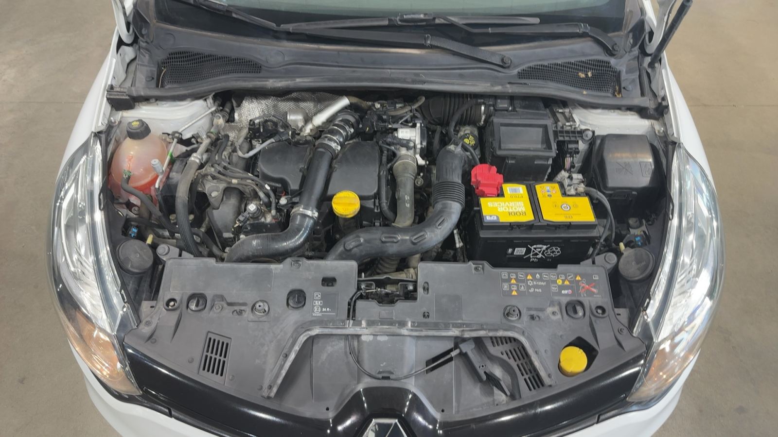 RENAULT CLIO — vano motor | CSV Motor VALENCIA