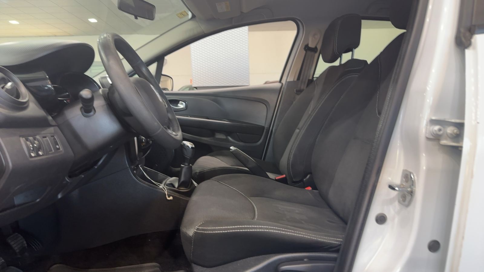 RENAULT CLIO — interior asientos delanteros | CSV Motor VALENCIA