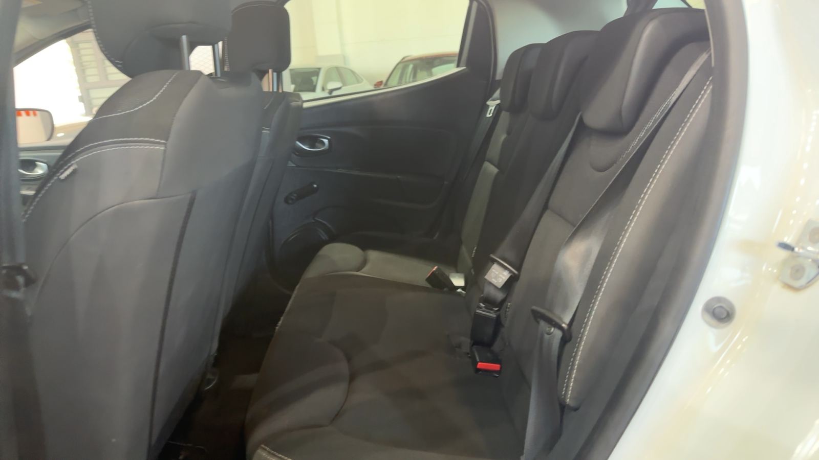 RENAULT CLIO — interior asientos traseros | CSV Motor VALENCIA