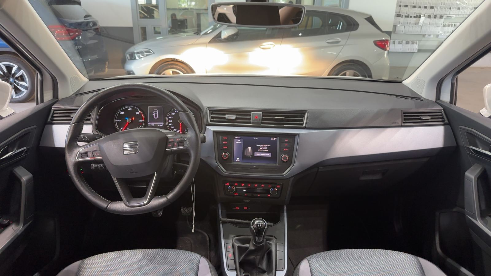 SEAT ARONA — salpicadero y consola central | CSV Motor BARCELONA