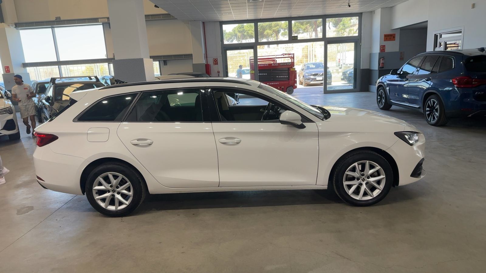 SEAT LEON — perfil lateral derecho | CSV Motor BARCELONA