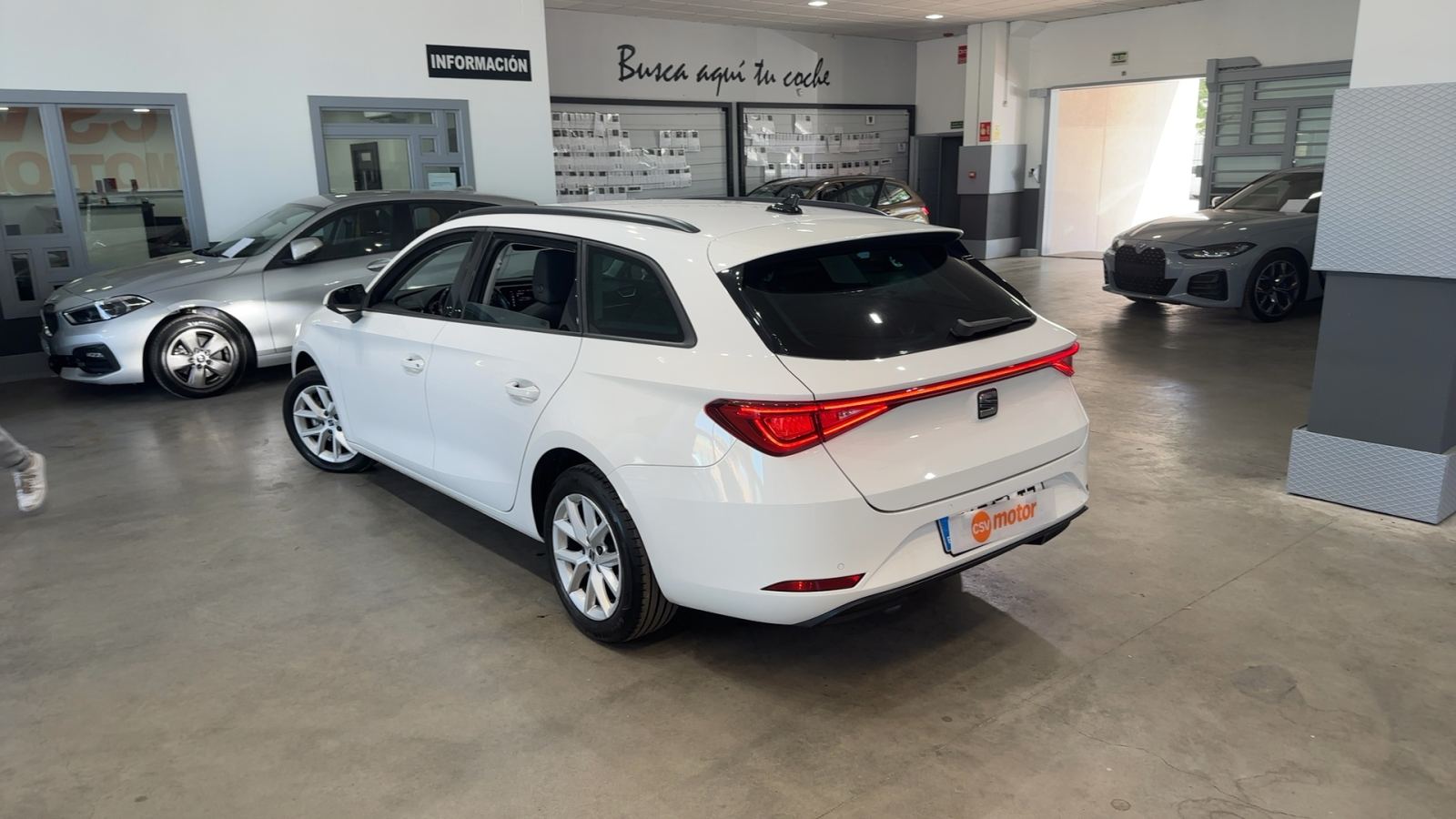 SEAT LEON — vista 3/4 trasera izquierda | CSV Motor BARCELONA