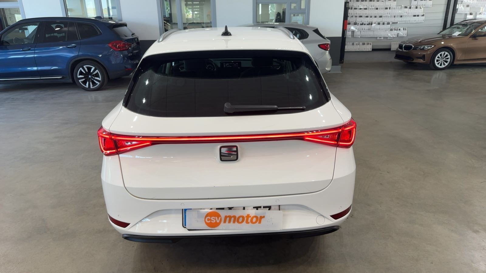 SEAT LEON — detalle trasero | CSV Motor BARCELONA