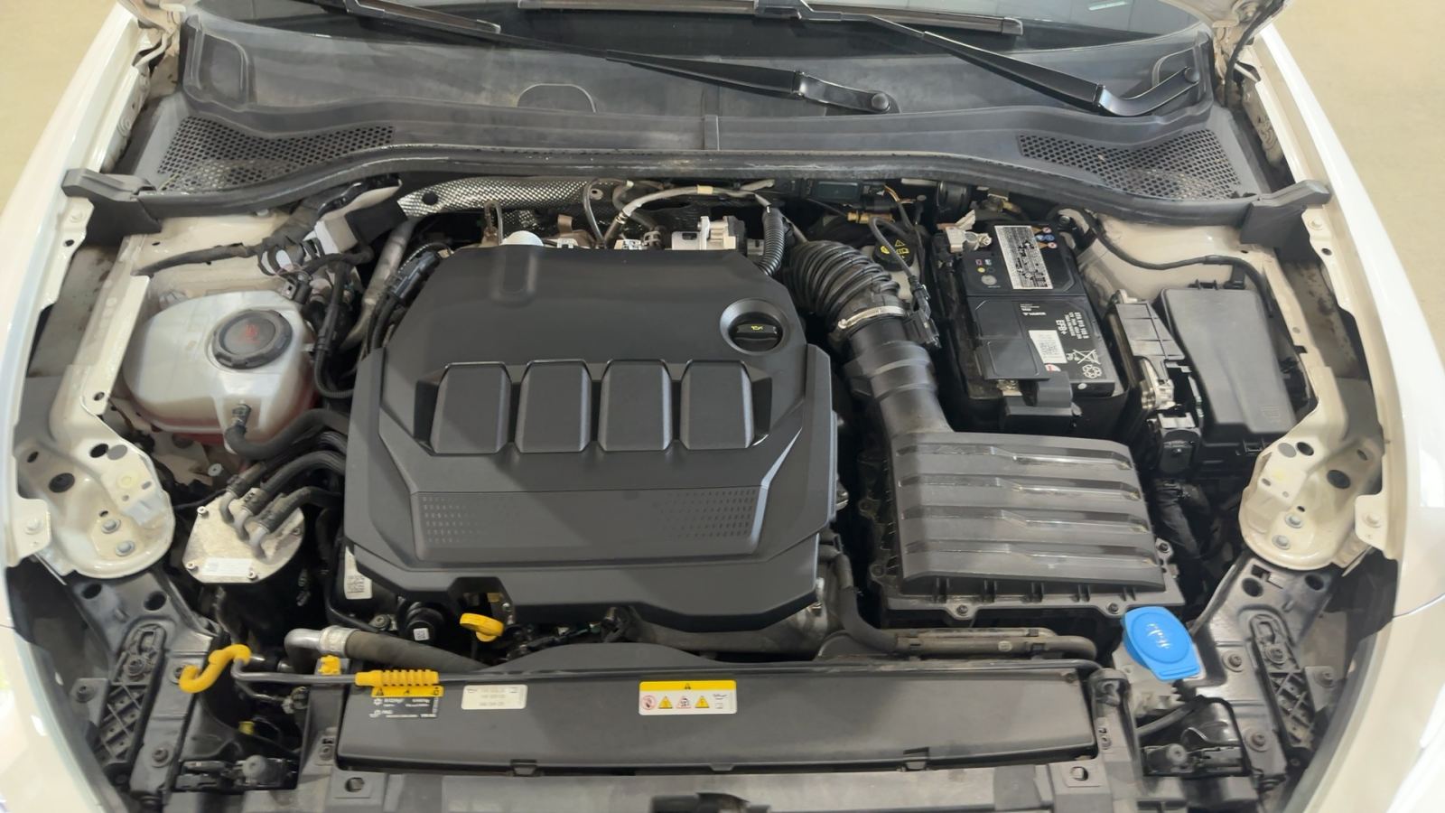 SEAT LEON — vano motor | CSV Motor BARCELONA