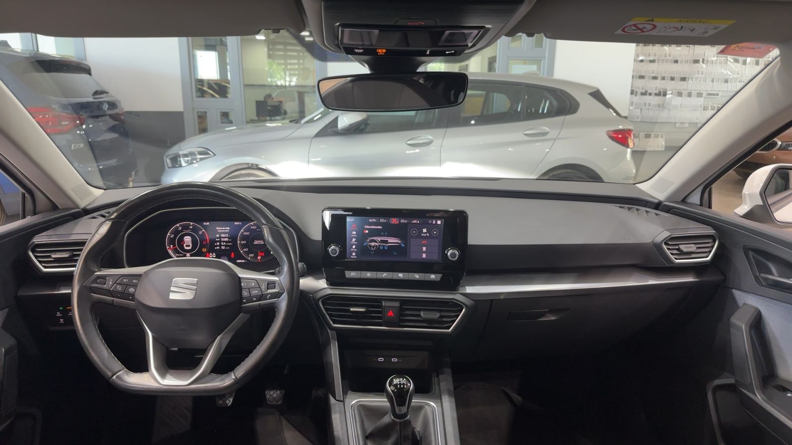 SEAT LEON — salpicadero y consola central | CSV Motor BARCELONA