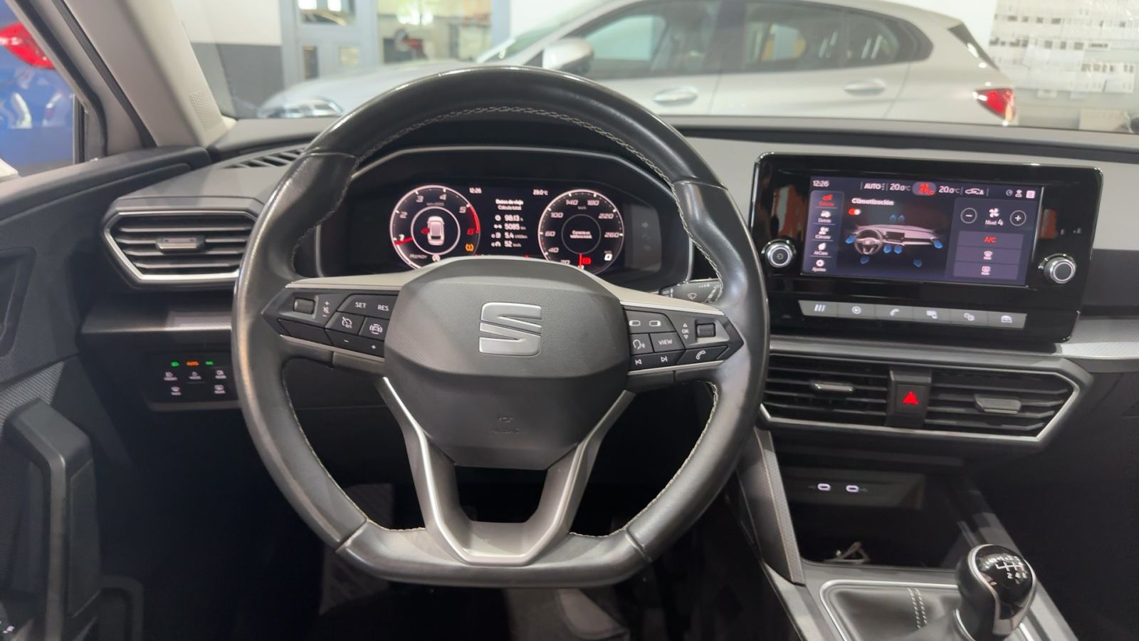 SEAT LEON — detalle del volante | CSV Motor BARCELONA