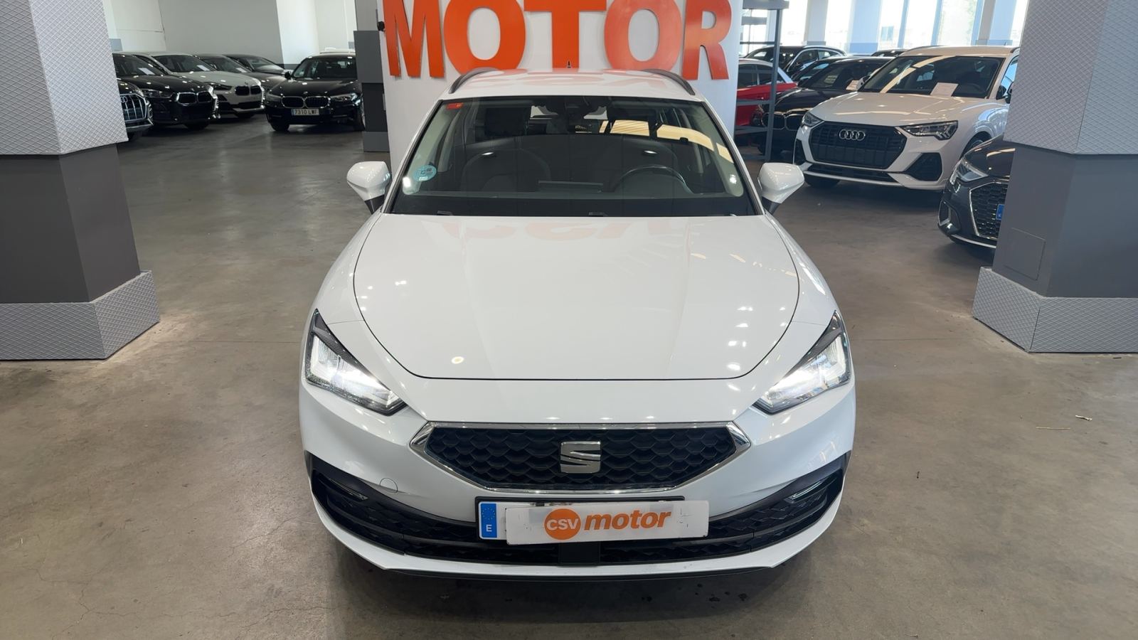 SEAT LEON — detalle frontal | CSV Motor VALDEFUENTES