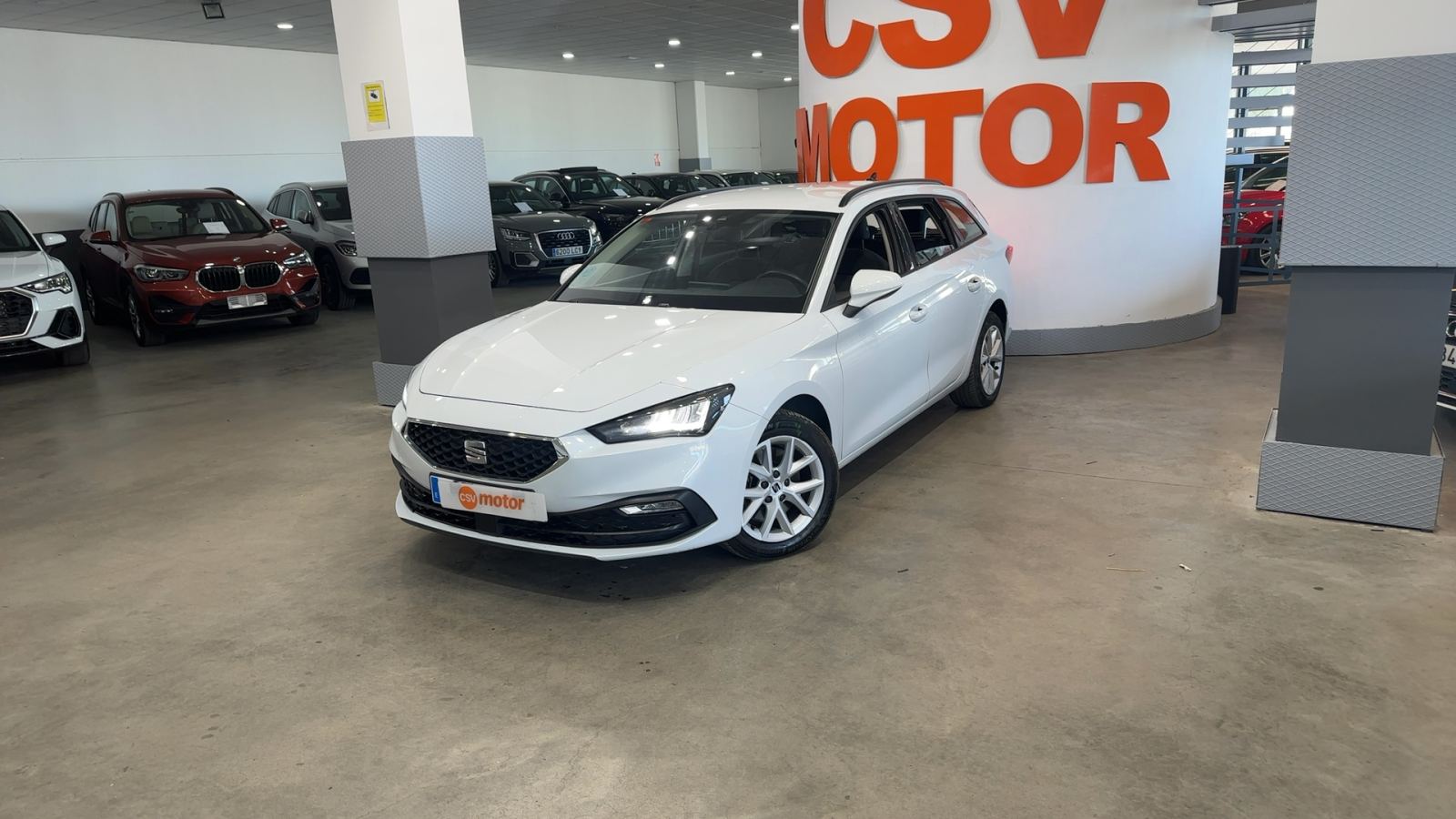 SEAT LEON — vista 3/4 delantera izquierda | CSV Motor VALDEFUENTES