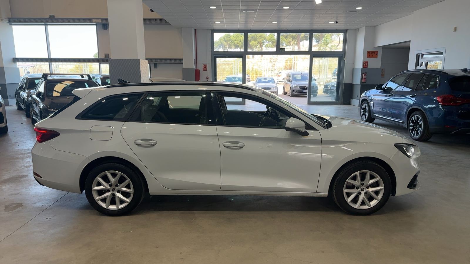 SEAT LEON — perfil lateral derecho | CSV Motor VALDEFUENTES