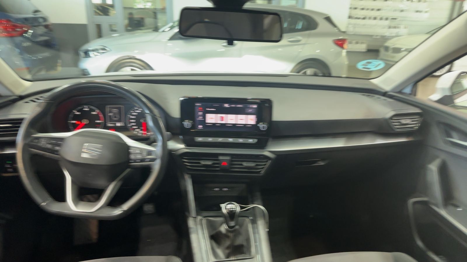 SEAT LEON — salpicadero y consola central | CSV Motor VALDEFUENTES