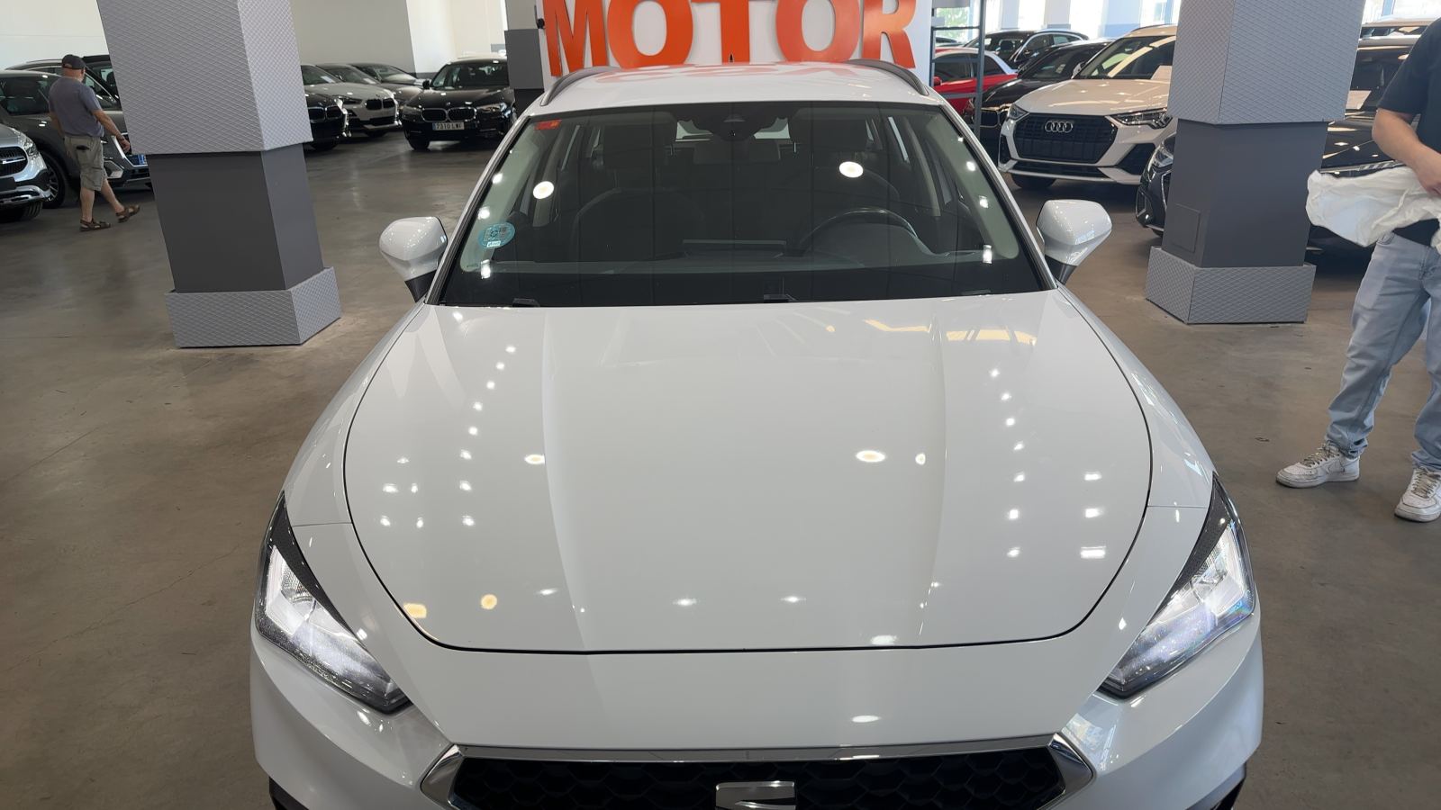 SEAT LEON — detalle extras | CSV Motor VALDEFUENTES