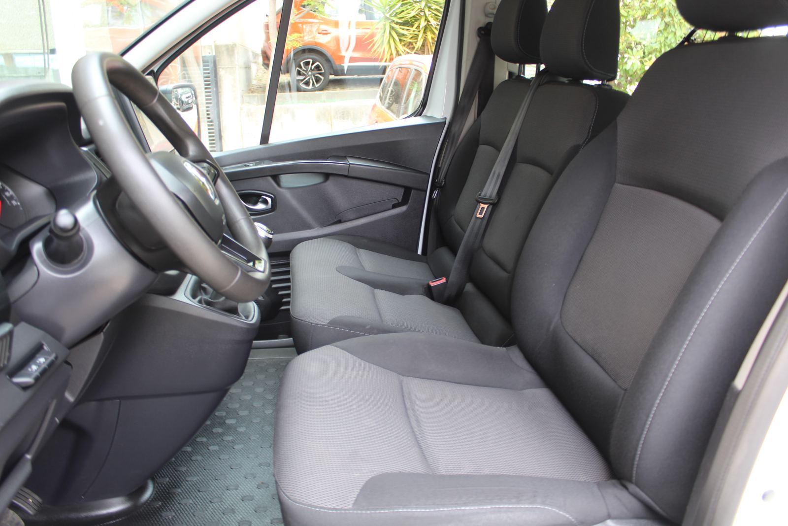 Foto 8 de RENAULT TRAFIC 2021 en venta en CSV Motor VALENCIA